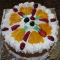 Tort śmietanowo-brzoskwinowy